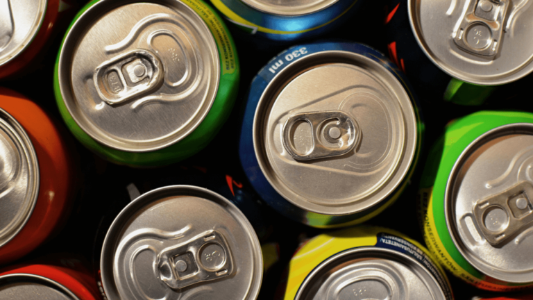 How Many Cans Does a Vending Machine Hold? Size Examples 2023