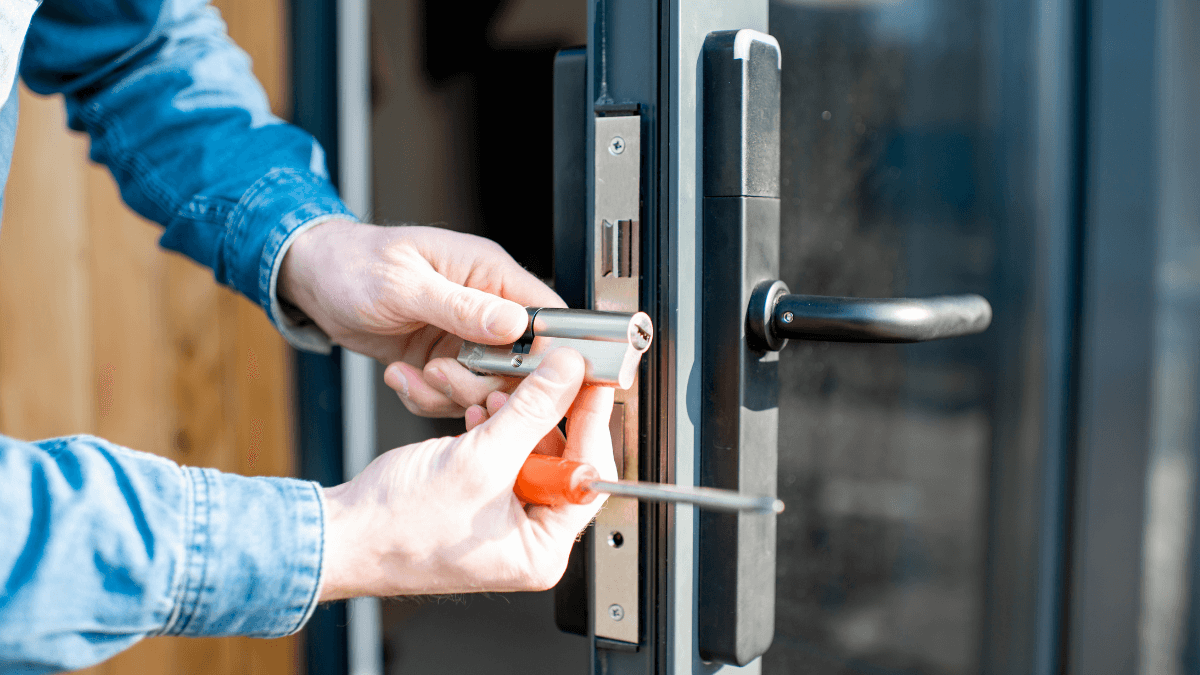 how to replace a lock on a vending machine